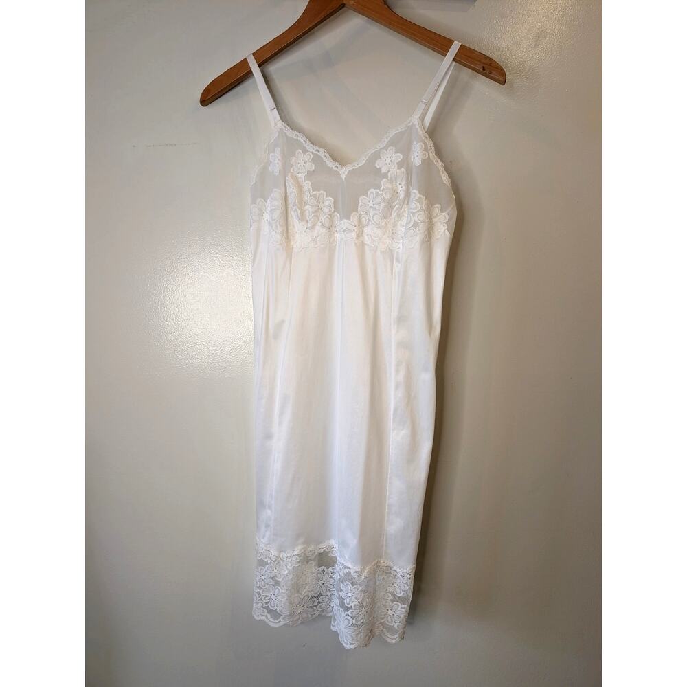 Vanity Fair Vintage Full Slip Ivory Lace Appliqué Nylon Made USA XS S 32